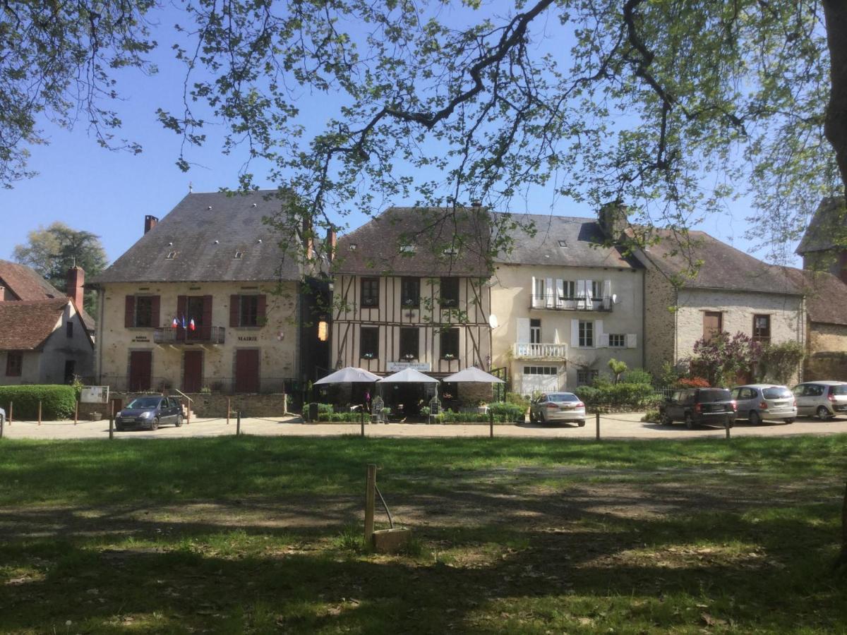 Segur-le-Chateau Auberge Henri IV מראה חיצוני תמונה
