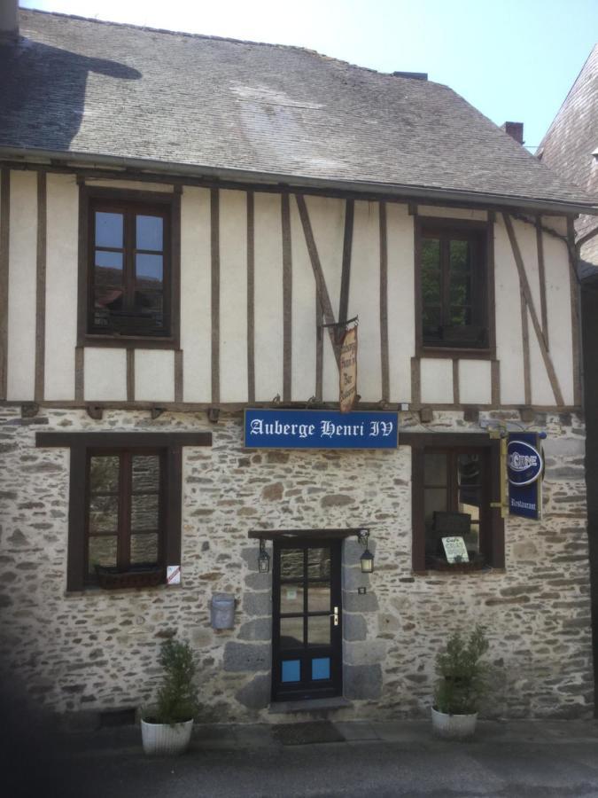Segur-le-Chateau Auberge Henri IV מראה חיצוני תמונה