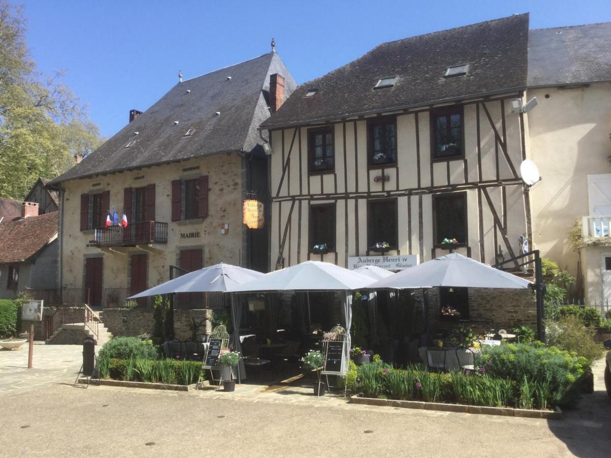 Segur-le-Chateau Auberge Henri IV מראה חיצוני תמונה